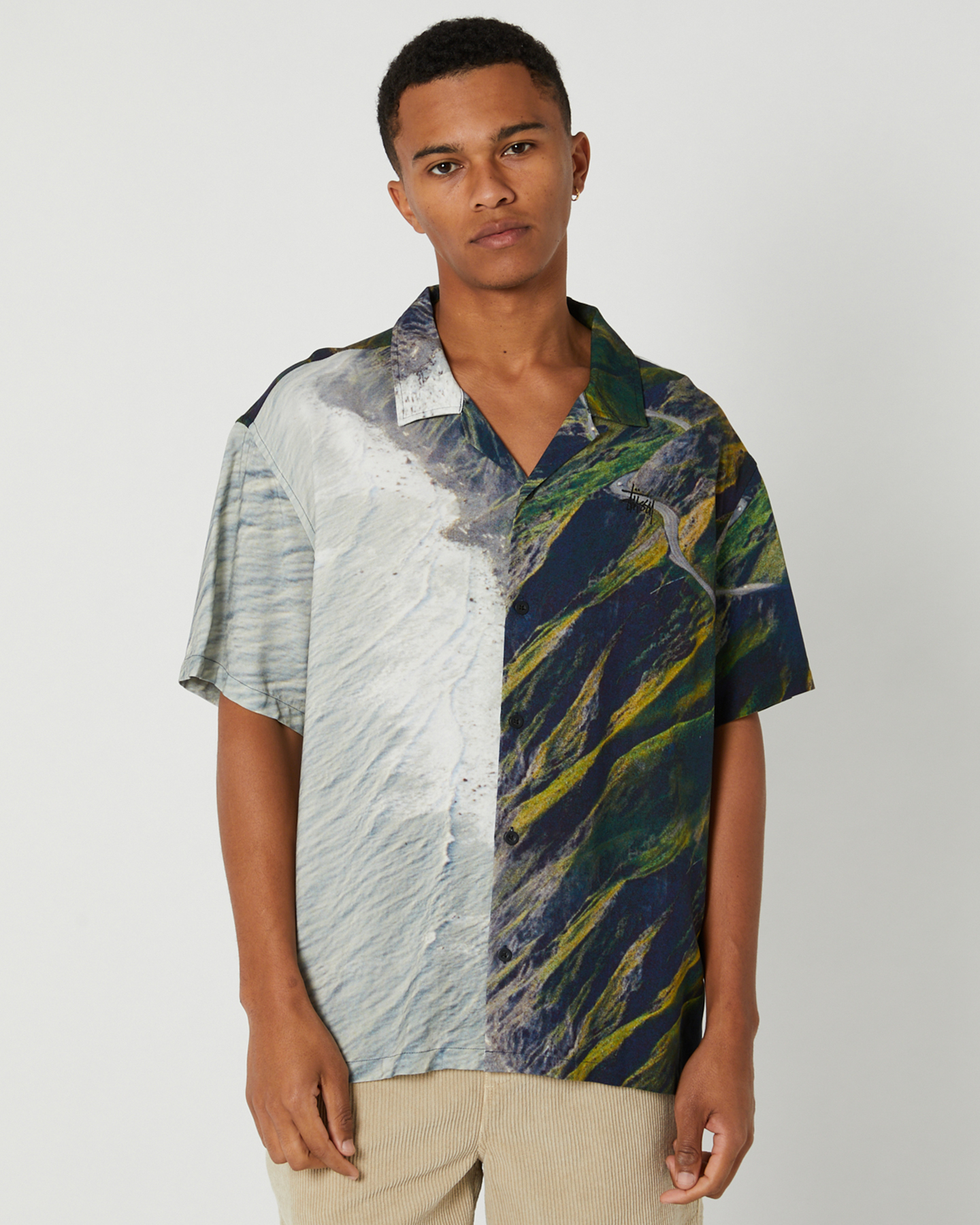 Stussy short best sale sleeve shirt